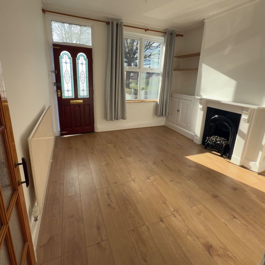 4 Bed Terraced House, Forster Street, NG7 - Photo 1