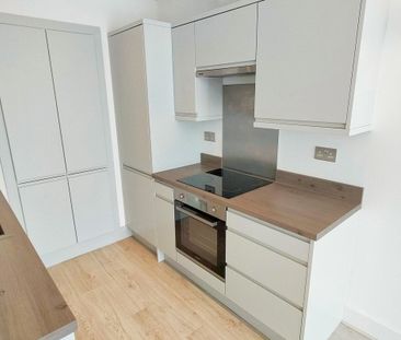 Station Parade, LETCHWORTH GARDEN CITY - Photo 3