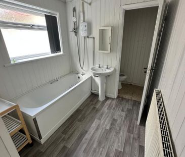 2 bedroom terraced house to rent - Photo 5