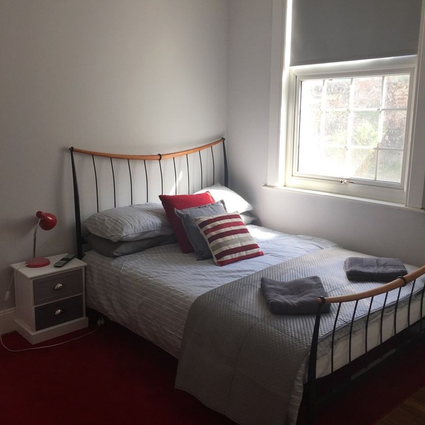 4 Bed Terraced House, Lewes Road, BN2 - Photo 1