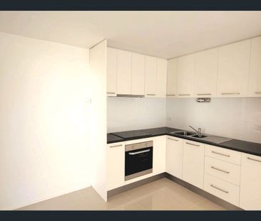 BRILLIANT LOCATION & SPACIOUS COURTYARD - Photo 4