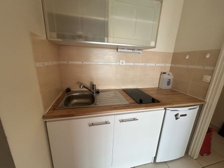 Location Appartement 1 pièce 29m² ANGERS 49100 - Photo 4