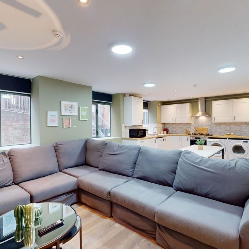 7 Bed Flat, Gordon House, NG3 - Photo 1