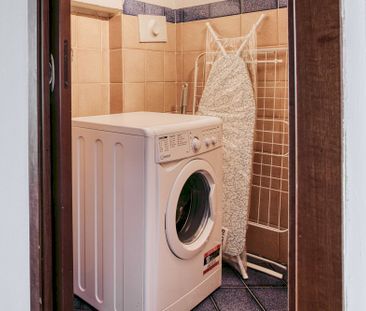 Large single room with window in Milan - Photo 4