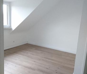 1 Zi. DG-Appartement mit Duschbad und EBK im 4.OG in Rath - Photo 1