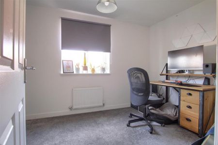 3 bedroom semi-detached house to rent - Photo 2