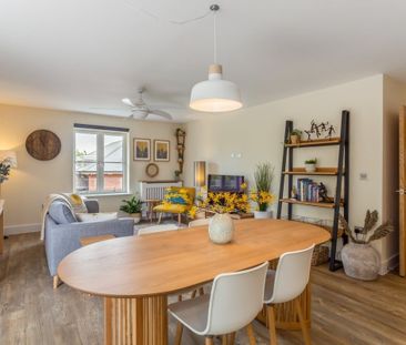 2 bedroom penthouse to rent - Photo 4