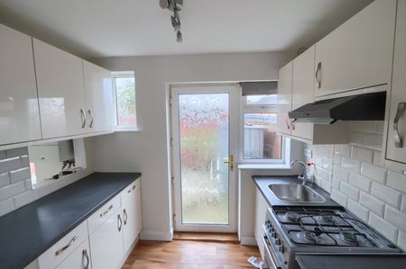 3 bed semi-detached house to rent in Denton Close, Stockton-on-Tees, TS19 - Photo 4