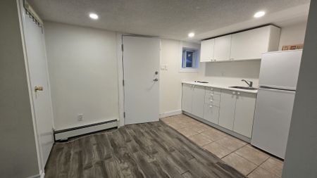 For Lease - 3661 Lakeshore Boulevard Unit# Lower 4, Toronto, Ontario - Photo 4