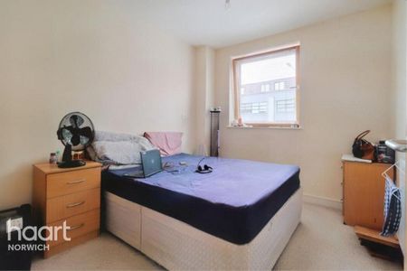 2 bedroom apartment to rent - Photo 4