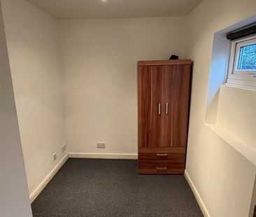 1 Bed Flat, Leen Court, NG7 - Photo 1