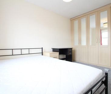 6 bedroom terraced house to rent - Photo 5