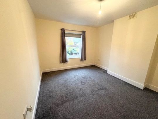 College Street, Nottingham, NG10 - Photo 1