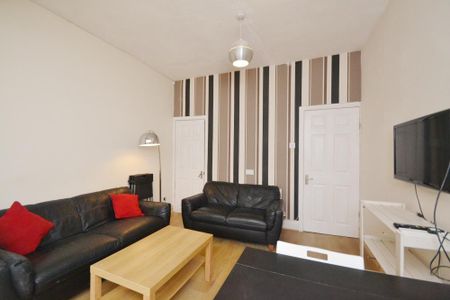 3 bedroom terraced house to rent - Photo 3