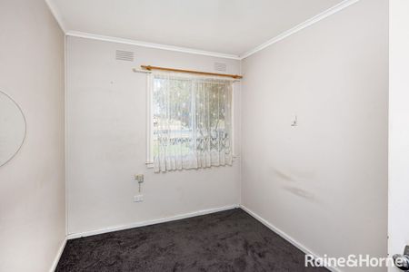 COMFORTABLE LIVING - Photo 3