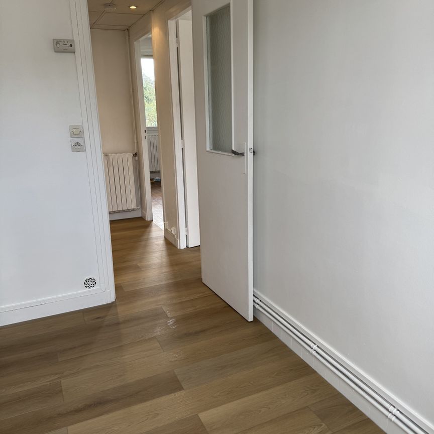 LOCATION - MAISONS-ALFORT - 2 PIECES. Métro MAISONS-ALFORT-STADE, rue GAMBETTA, au 2e étage sans ascenseur, . - Photo 1