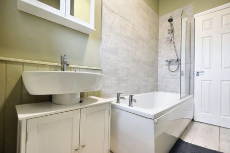 2 bedroom terraced house to rent - Photo 4