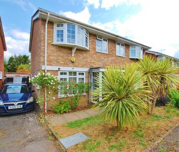 4 bedroom semi-detached house to rent - Photo 2