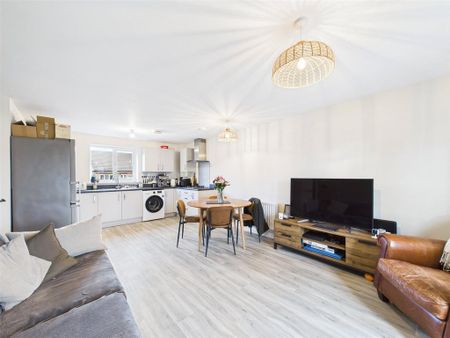 2 bedroom apartment to rent - Photo 2