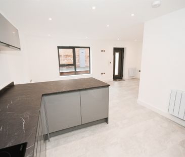 The Gables, Lincoln, Blenheim Road - Photo 4