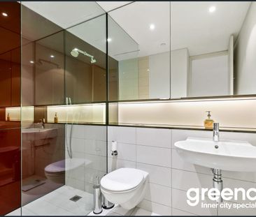 Large furnished apartment - just pack your bags and move in! - Photo 1