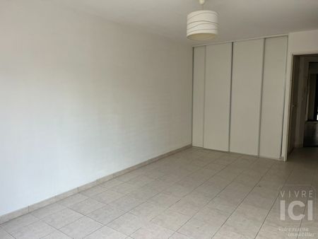 Location Appartement 2 pièces 46m² - Photo 3