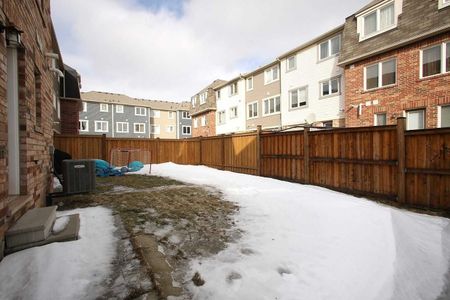 For Lease - 19 betterton Crescent, Brampton, Ontario - Photo 2