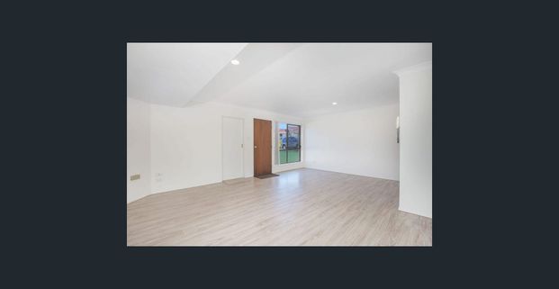 Two story spacious townhouse with two bedrooms - Photo 1