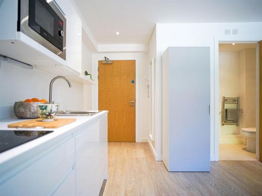 Studio to rent - Photo 1