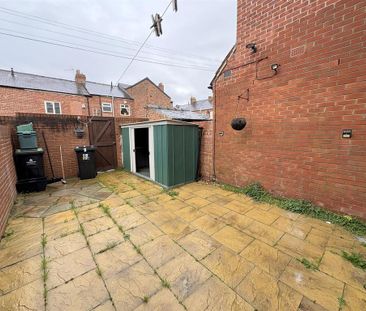 3 bedroom terraced house to rent - Photo 1