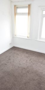 To Let 1 Bed Flat - Photo 3