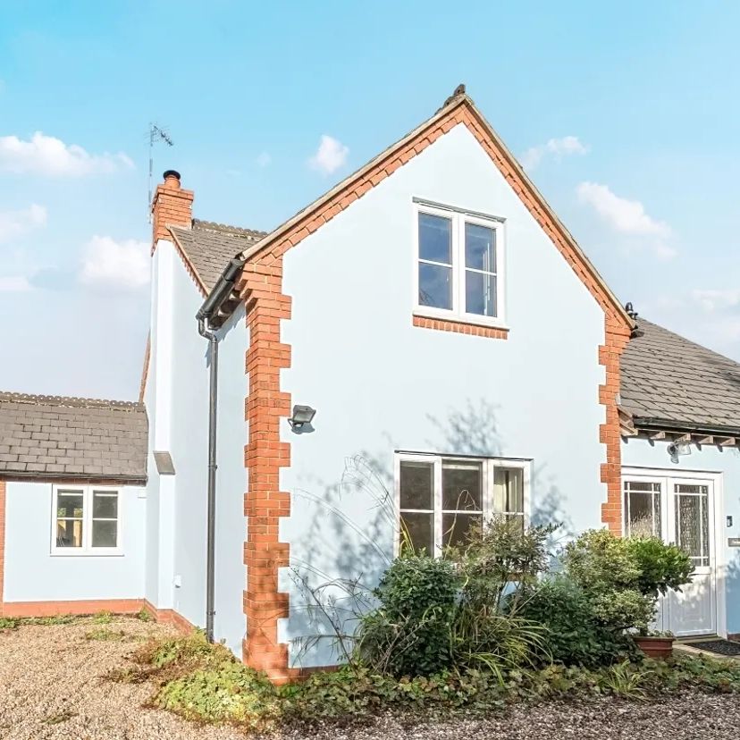 4 bedroom detached house to rent - Photo 1