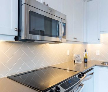 For Lease - 3563 Lake Shore Boulevard Unit# 411, Toronto, Ontario - Photo 1