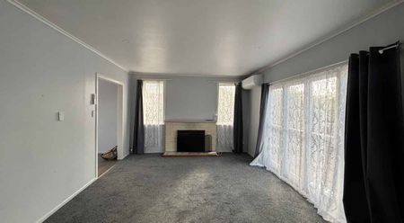 Spacious 3-Bedroom Family Home in Ranui, Auckland Ã¢ÂÂ $745.00 per Week - Photo 3