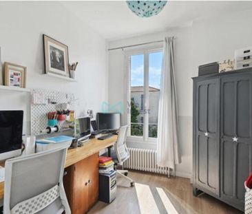 Location Maison 6 pièces 195m² - Photo 2