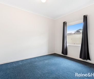 Well-Maintained One-Bedroom Flat in a Convenient Location - Photo 1