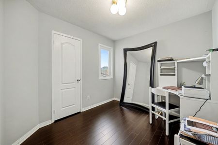 For Lease - 17 James Young Drive, Halton Hills, Ontario - Photo 3