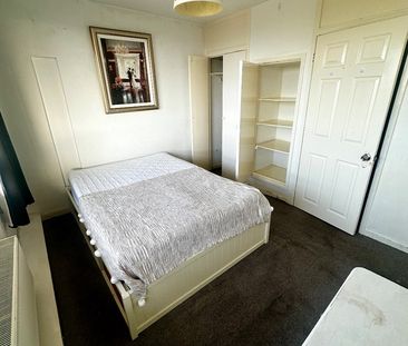 Room in a Shared Flat, Dunbridge House, SW15 - Photo 1