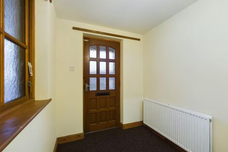 2 bedroom maisonette to rent - Photo 3