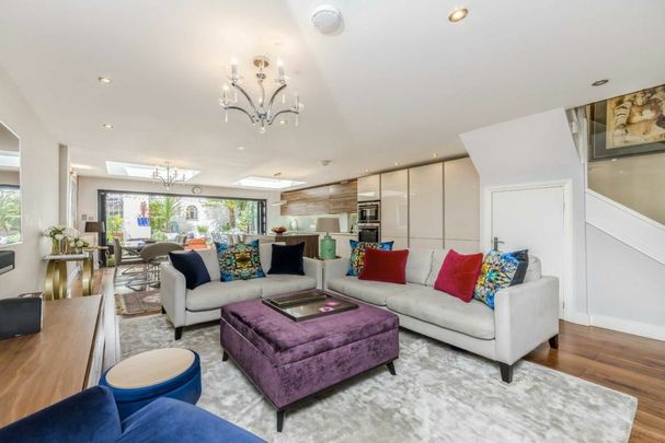Sycamore Mews, SW4, London - Photo 1