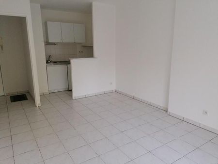 Location Appartement 2 pièces 31m² NANTES 44300 - Photo 2