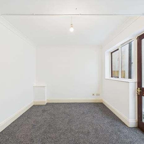 Flat, The Old Chapel, EX22 - Photo 1