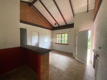 Casa com 2 quartos e 70m² para alugar em Lagoa da Conceição, Florianópolis. - Foto 2