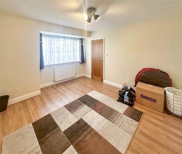 4 bedroom semi-detached house to rent - Photo 3