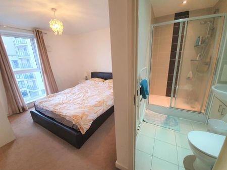 2 bedroom flat to rent - Photo 3