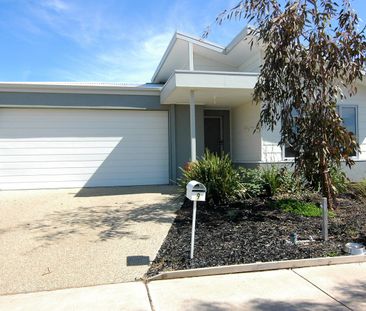 Modern Living Starts Here - 3 Bathrooms - Photo 3