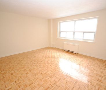 Perfectly Located in Centretown Ottawa - Central AC included in the... - Photo 3