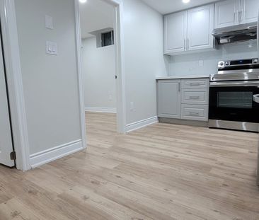 For Lease - 6 Banting Crescent, Brampton, Ontario - Photo 3