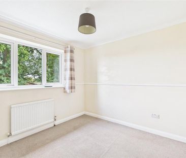3 bedroom end of terrace house to rent - Photo 6