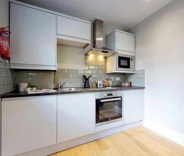 Studio to rent - Photo 6